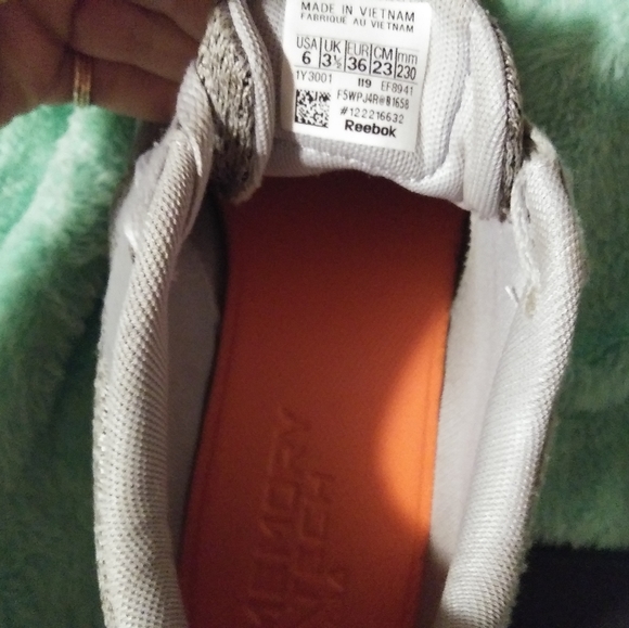 Reebok sneakers - Picture 3 of 4